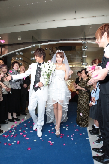 結婚式　フラワーシャワー