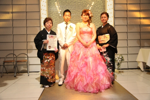 新郎新婦お母様と写真
